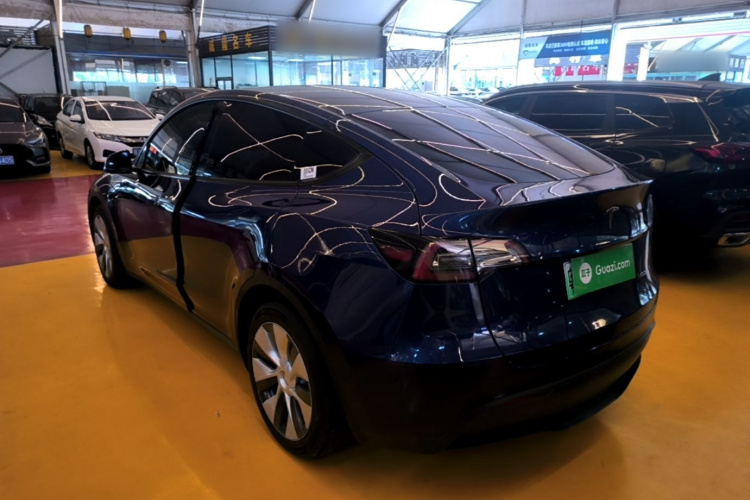 Tesla Model Y 2022 car image #5