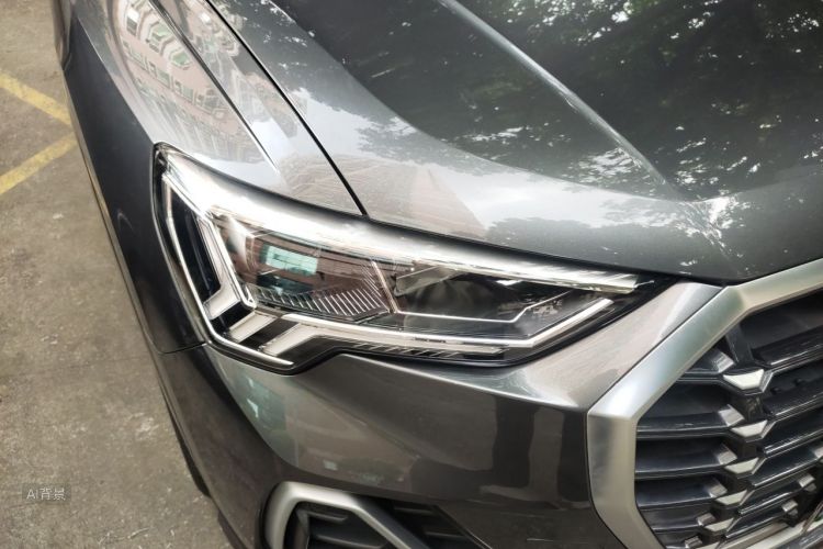 Audi Q3 2020 car image #8