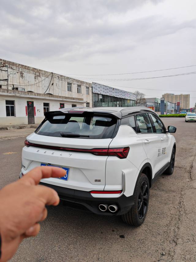 GEELY Coolray 2024 imagen de coche #2