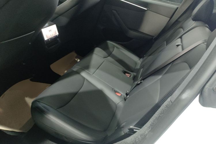 Tesla Model Y 2026 car image #17