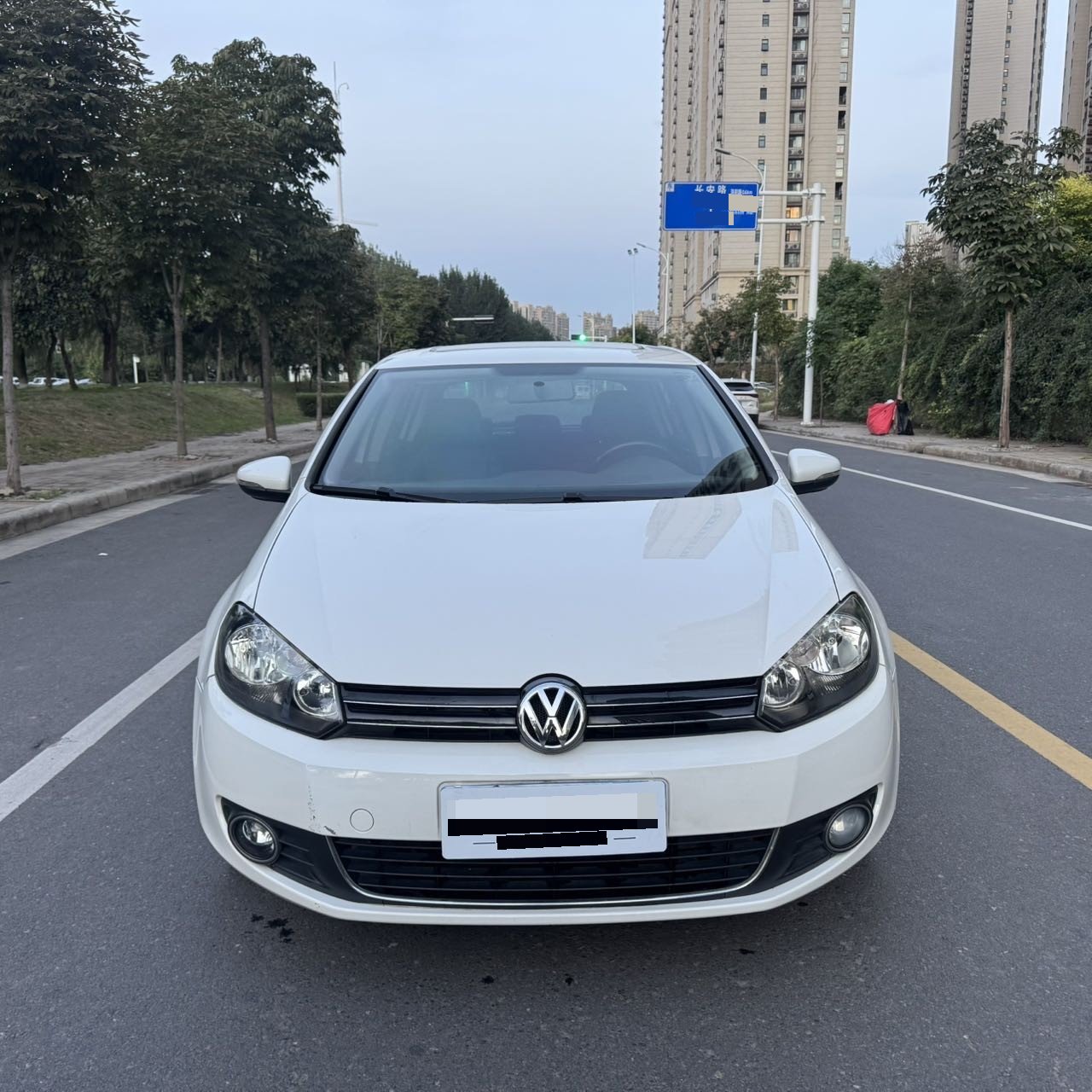 Volkswagen Golf 2013 car image #2