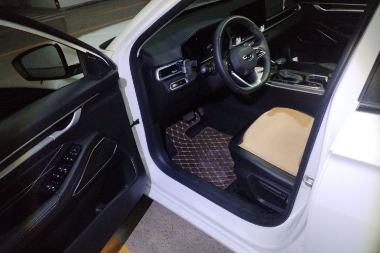 GEELY Emgrand 2023 car image #13