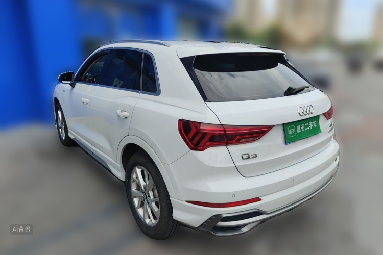 Audi Q3 2020 car image #5