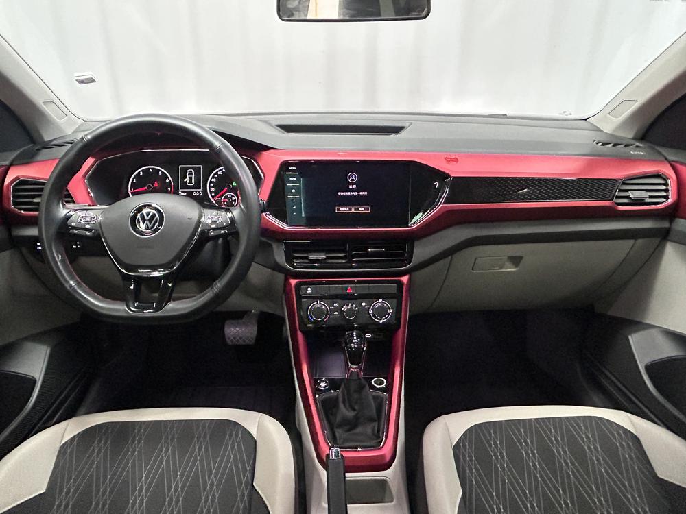 Volkswagen T-Cross 2021 #14 Volkswagen T-Cross 2021 car image #14