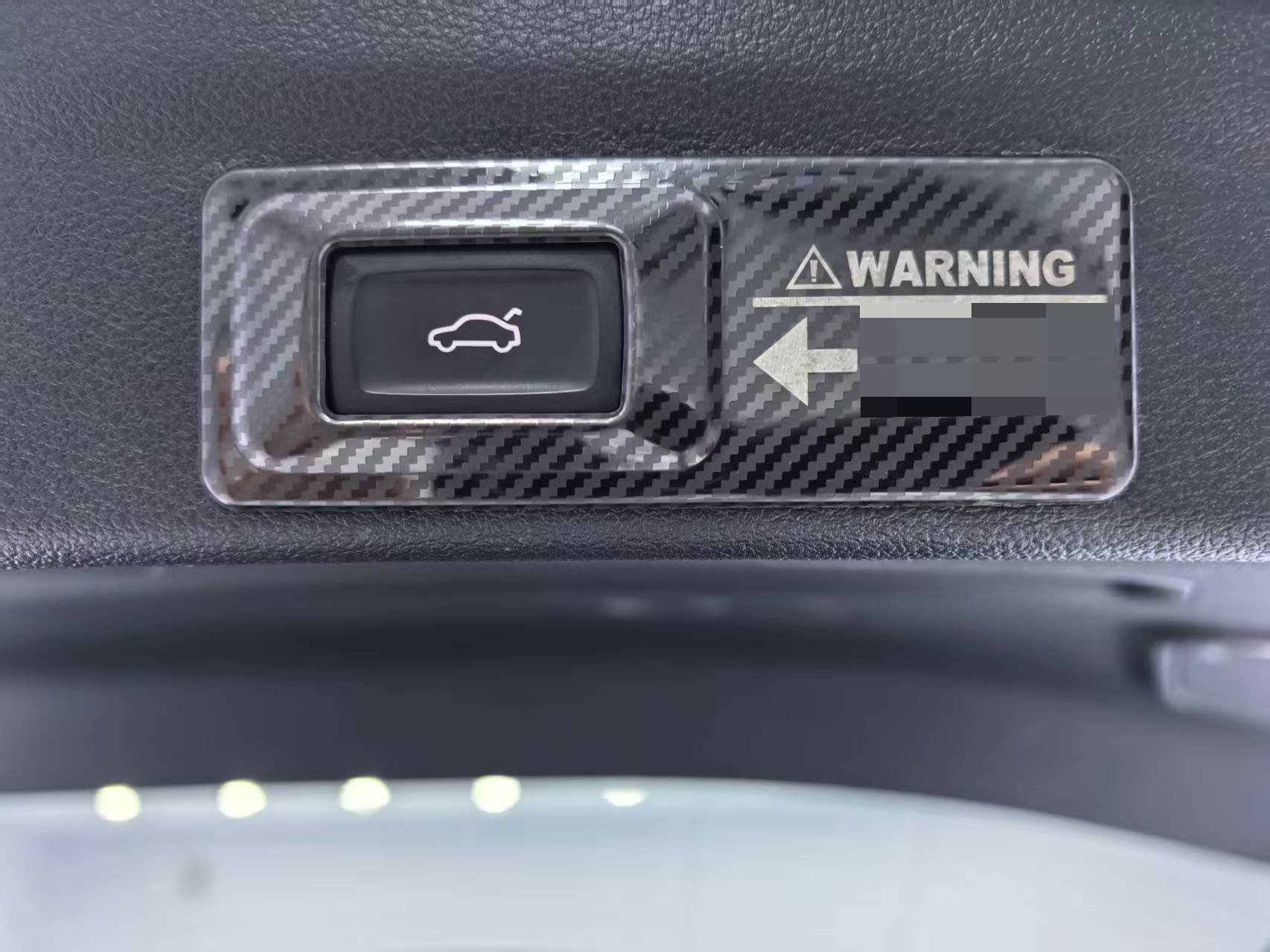 Audi Q3 2022 car image #8