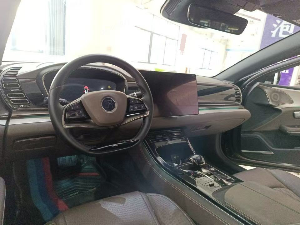 BYD Han 2023 car image #3