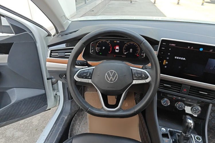 Volkswagen Bora 2024 car image #15