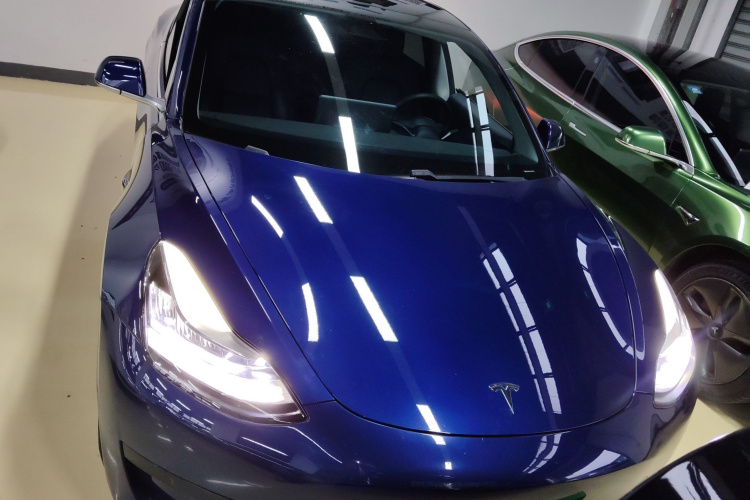 Tesla Model 3 2020 car image #3