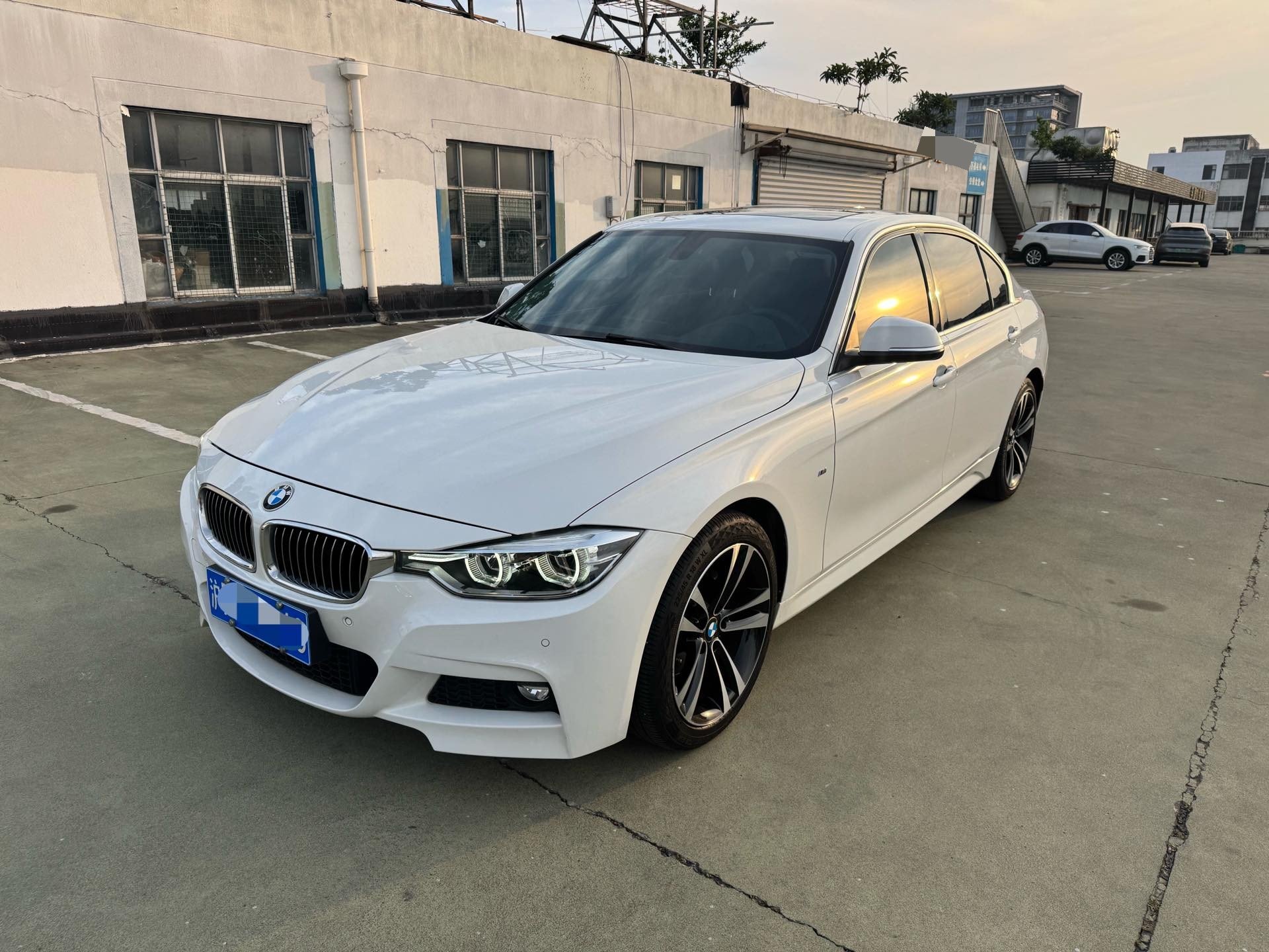 BMW 3 Series 2019 BMW 3 Series 2019 car image