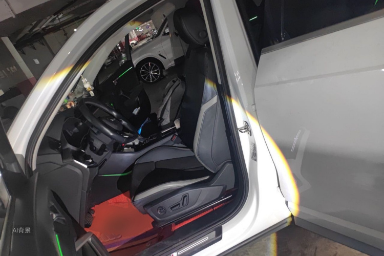 Audi Q3 2020 car image #17