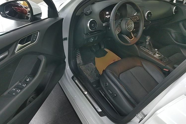 Audi A3 2018 صورة سيارة #12