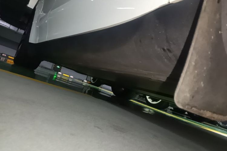 Tesla Model Y 2023 car image #26