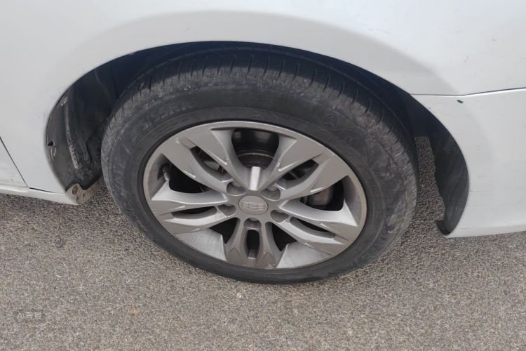GEELY Emgrand 2016 car image #9