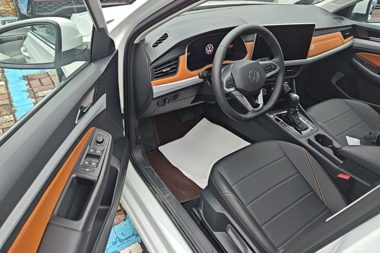 Volkswagen Bora 2025 car image #18