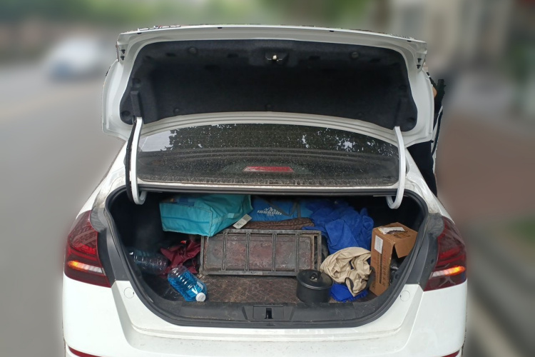 GEELY Emgrand 2021 car image #17