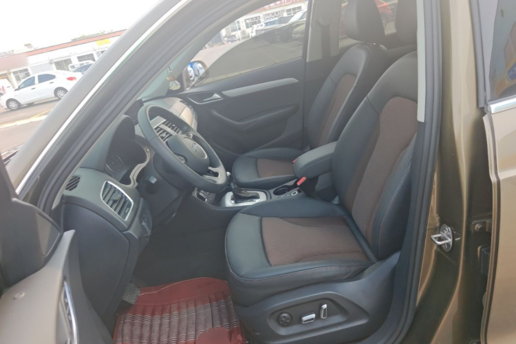 Audi Q3 2019 car image #15
