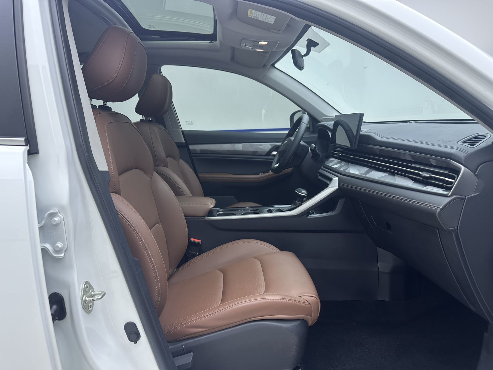 GEELY Vision X6 2022 car image #8