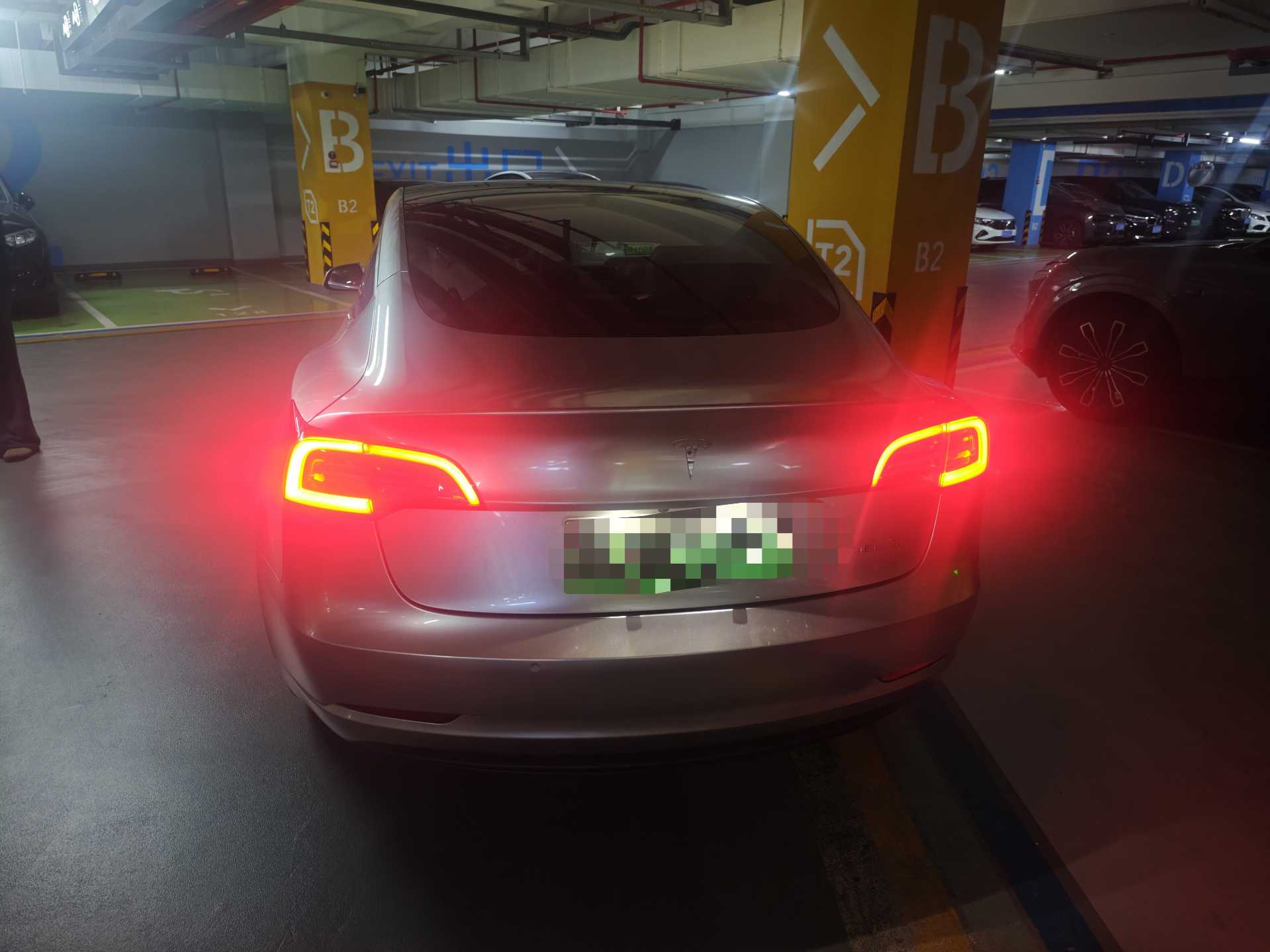 Tesla Model 3 2020 immagine di auto #2