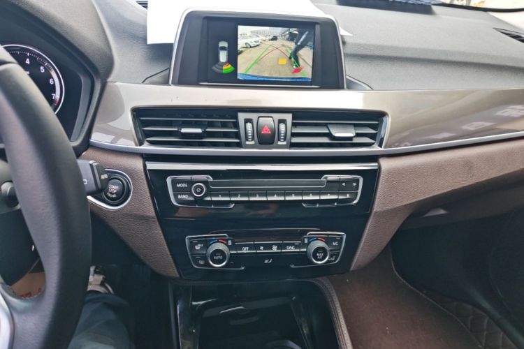 BMW X1 2019 car image #13