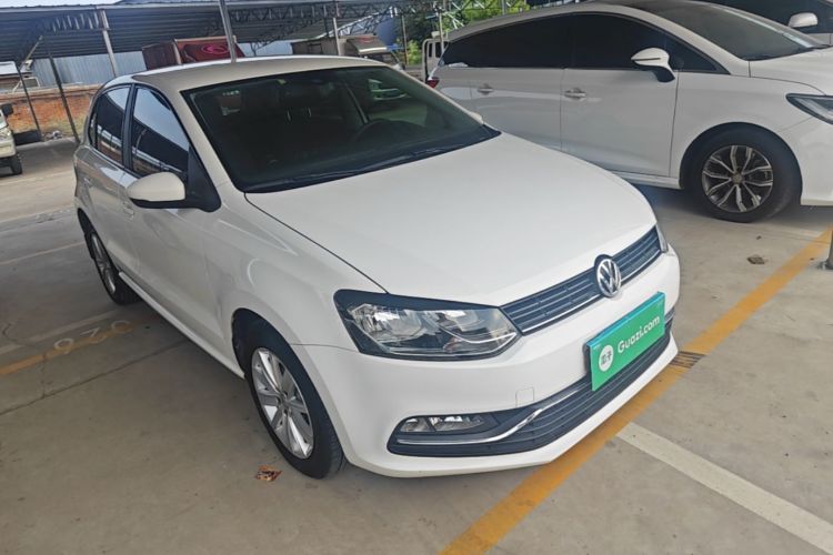 Volkswagen Polo 2015 car image #4