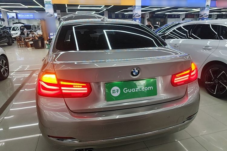 BMW 3 Series 2017 #6 BMW 3 Series 2017 car image #6