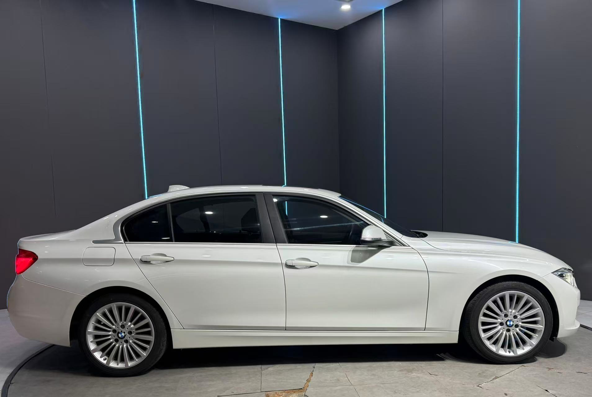 BMW 3 Series 2018 #5 BMW 3 Series 2018 imagen de coche #5