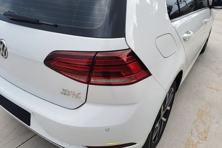 Volkswagen Golf 2020 car image #8