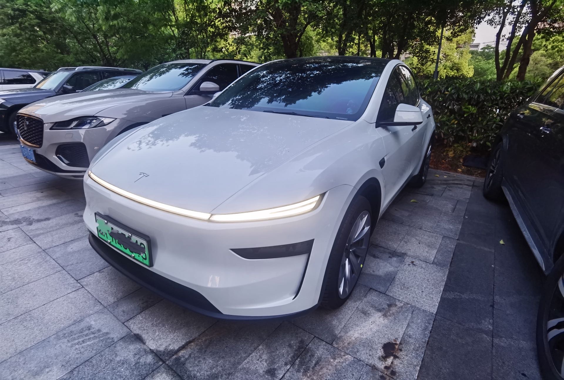 Tesla Model Y 2026 Tesla Model Y 2026 immagine di auto
