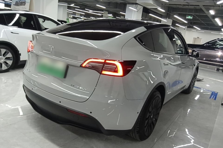 Tesla Model Y 2021 #7 Tesla Model Y 2021 صورة سيارة #7