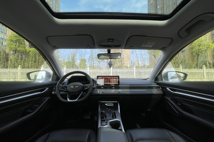 GEELY Emgrand 2022 #25 GEELY Emgrand 2022 car image #25
