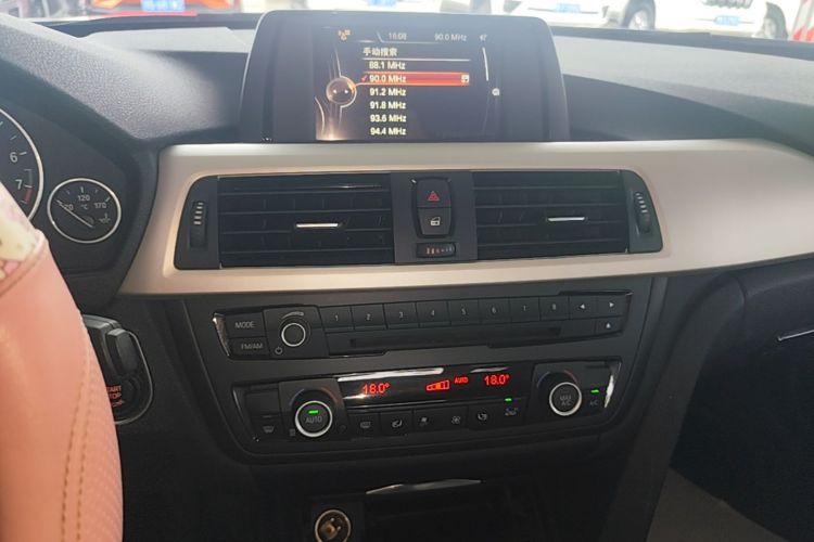 BMW 3 Series 2015 car image #17