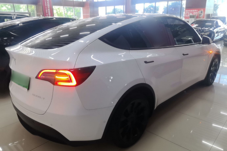 Tesla Model Y 2022 #7 Tesla Model Y 2022 car image #7