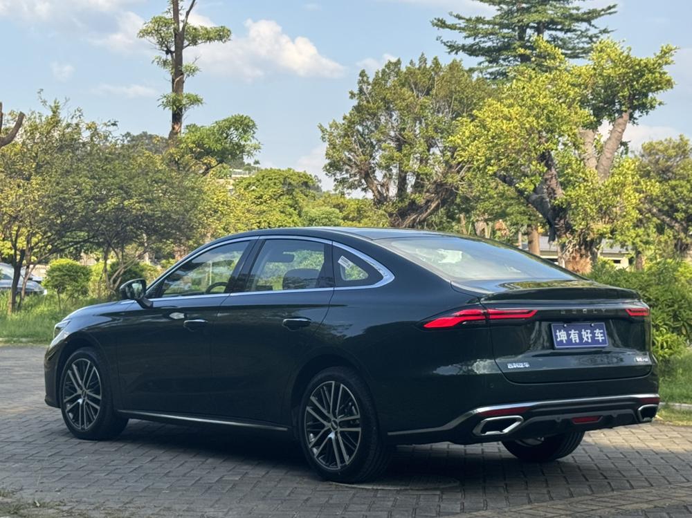 GEELY Emgrand 2025 #3 GEELY Emgrand 2025 car image #3
