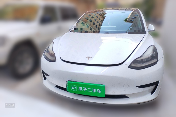 Tesla Model 3 2020 car image #3