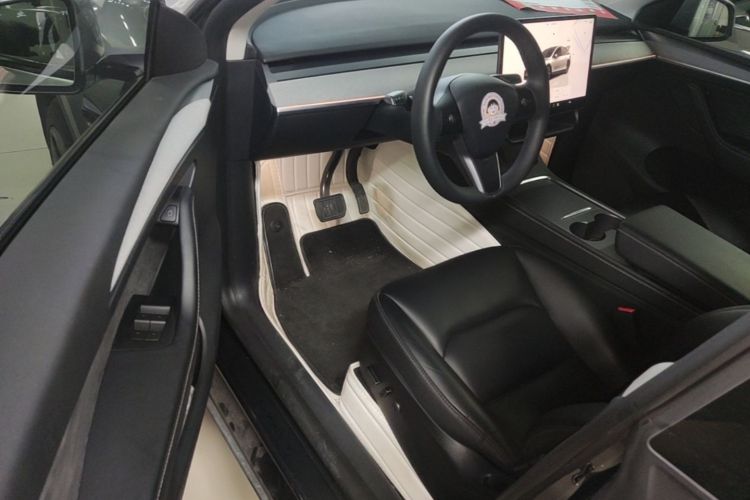 Tesla Model Y 2024 #12 Tesla Model Y 2024 car image #12