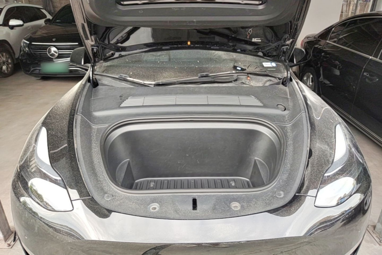 Tesla Model Y 2023 car image #20