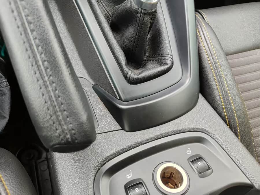 Ford Focus (Imported) 2014 car image #41