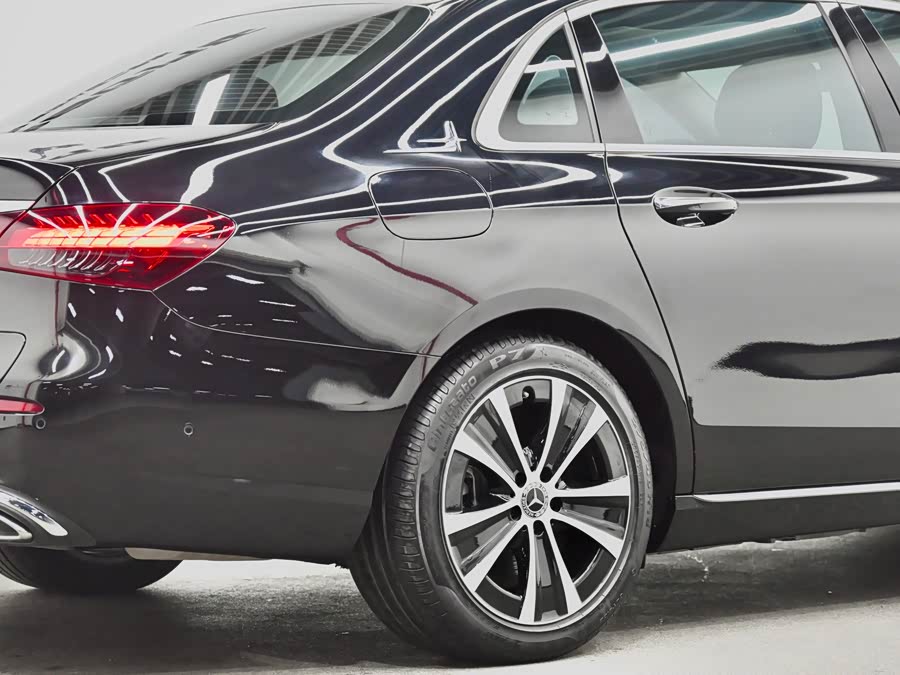 Mercedes-Benz E Class New Energy 2021 car image #41