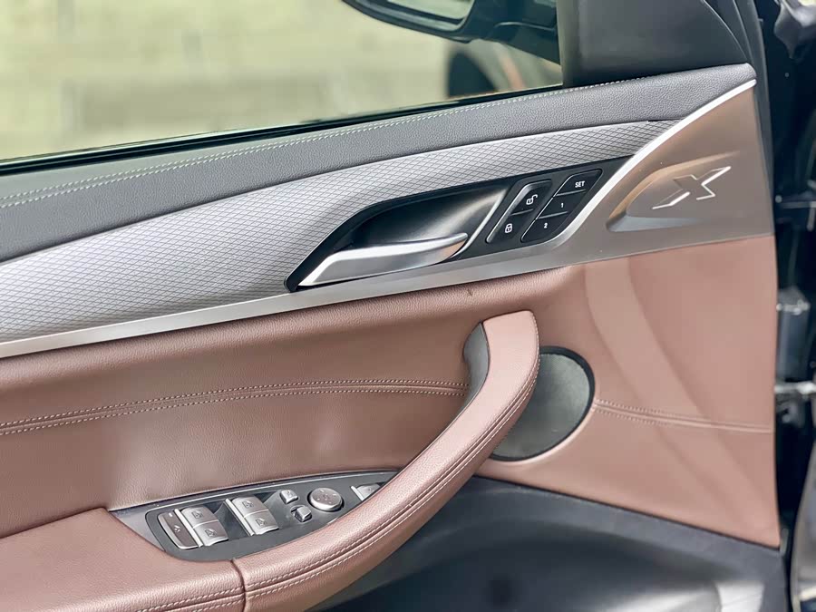 BMW X4 2020 car image #41