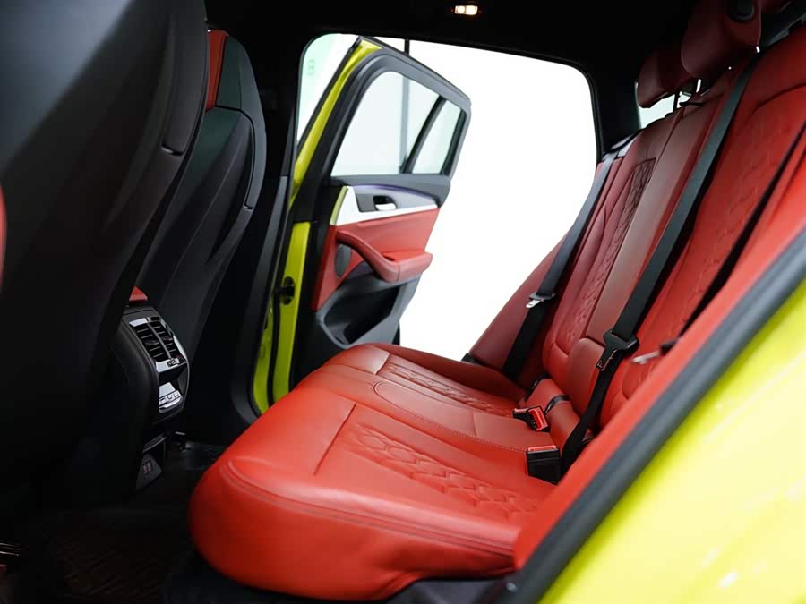 BMW X4 M 2022 immagine di auto #41