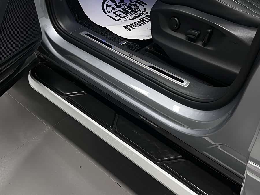 Volkswagen Tiguan L 2022 car image #41