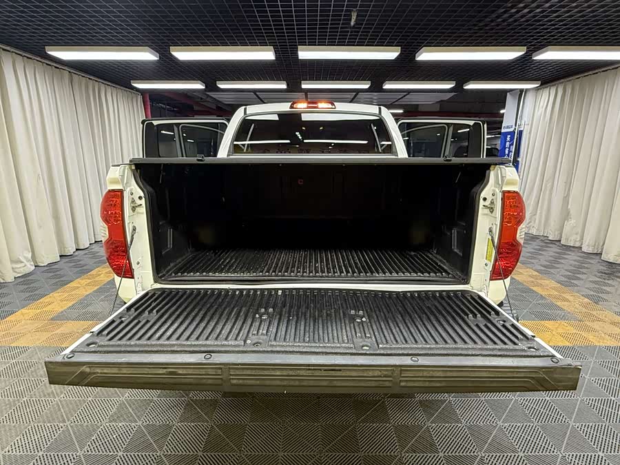 Toyota Tundra 2018 immagine di auto #41