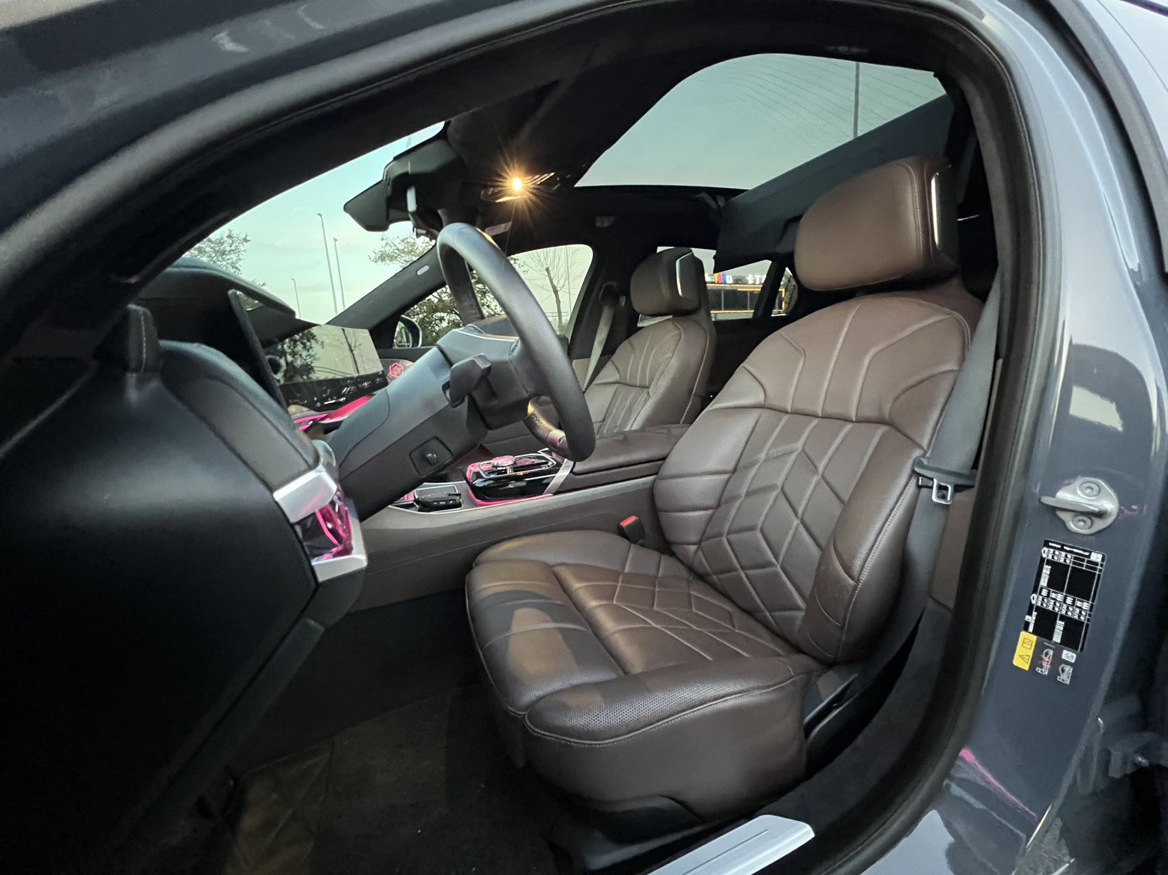 BMW i7 2023 car image #41