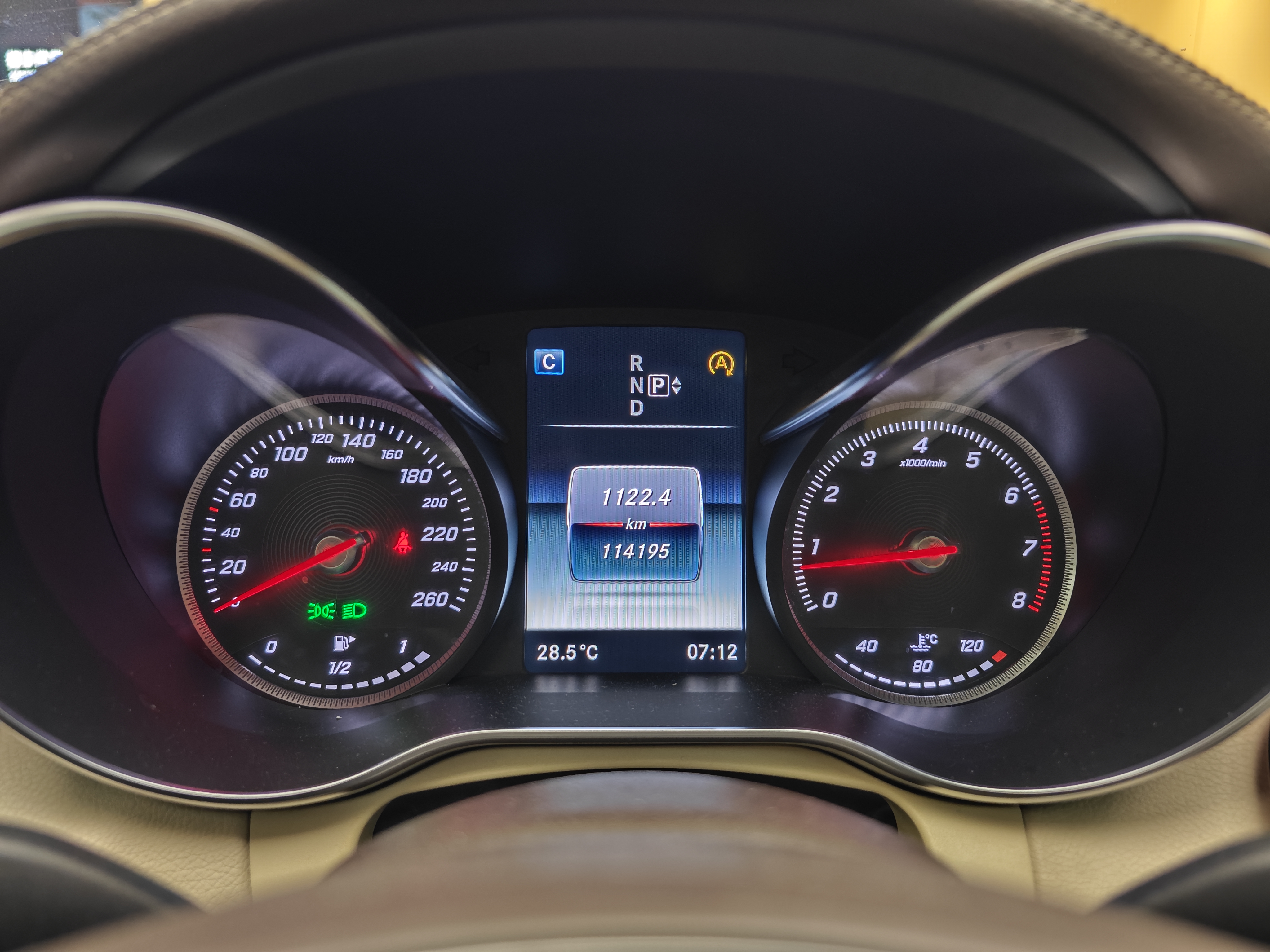 Mercedes-Benz C Class 2015 car image #41