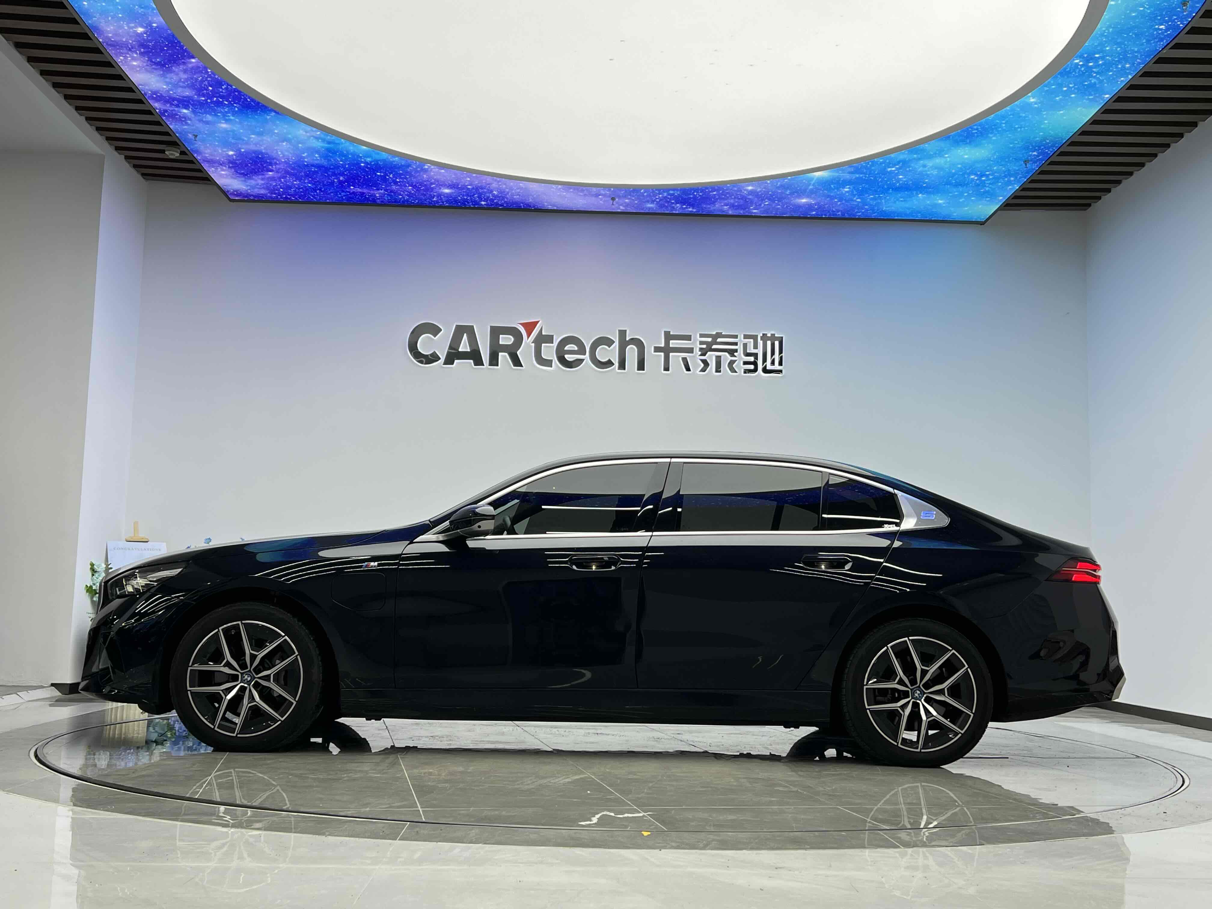 BMW i5 M60 2025 #41 BMW i5 M60 2025 car image #41