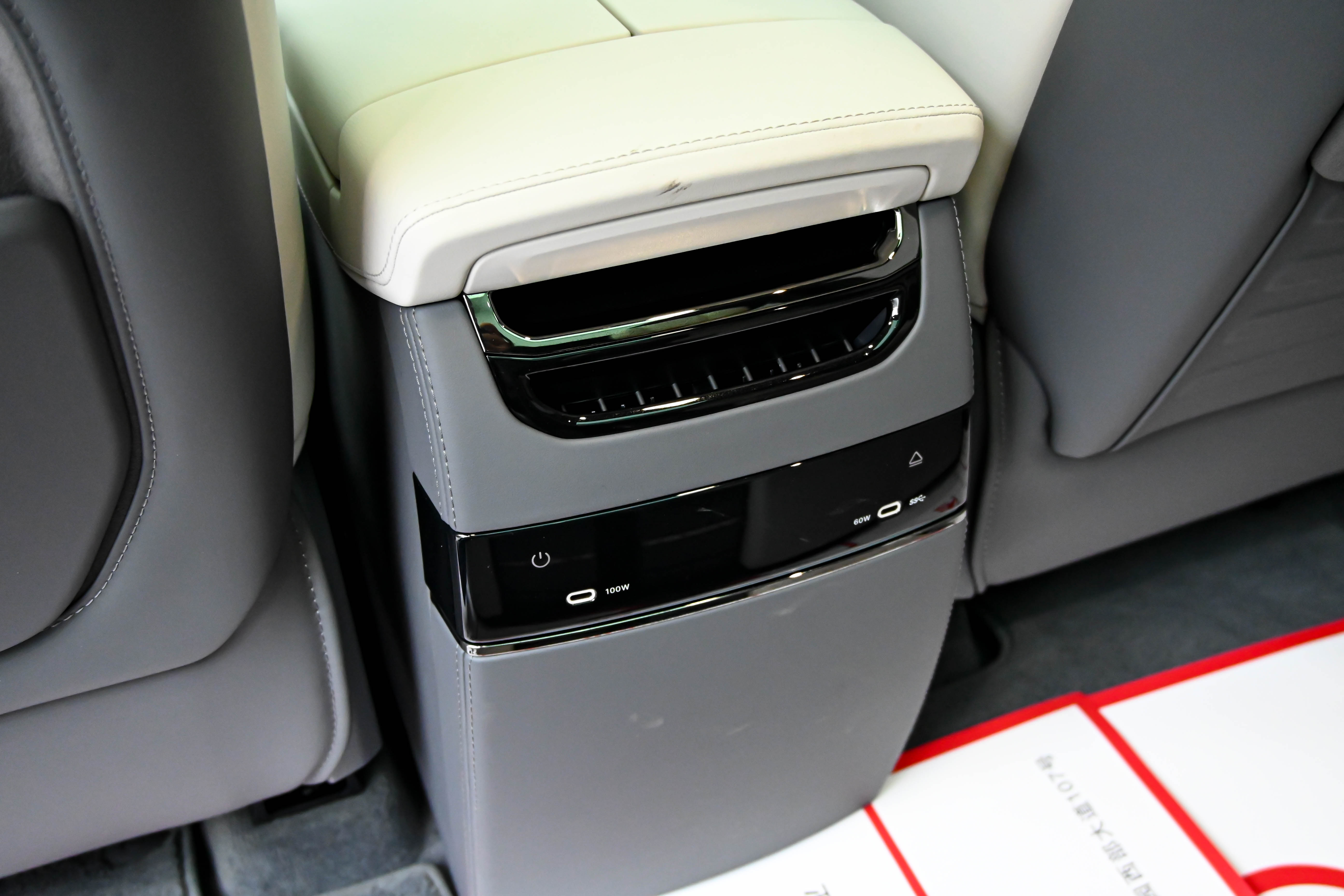 极氪 极氪009 2024 汽车图片 #41