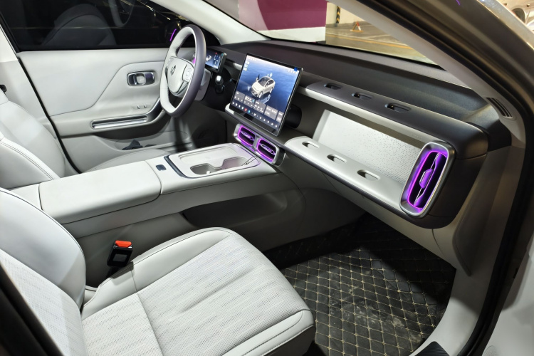 零跑汽车 零跑B01 2025 汽车图片 #41