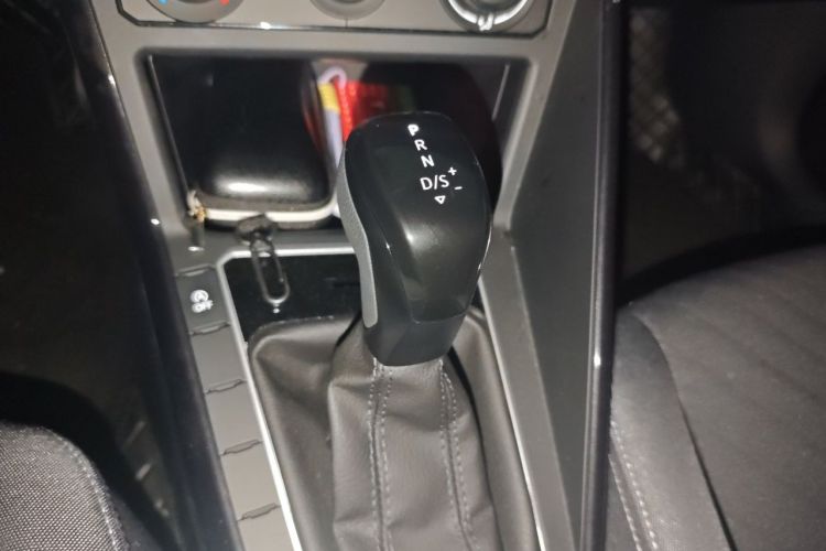 Volkswagen Lavida 2025 car image #14
