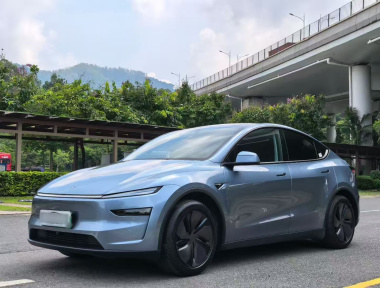 Tesla Model Y 2025 Tesla Model Y 2025 immagine di auto