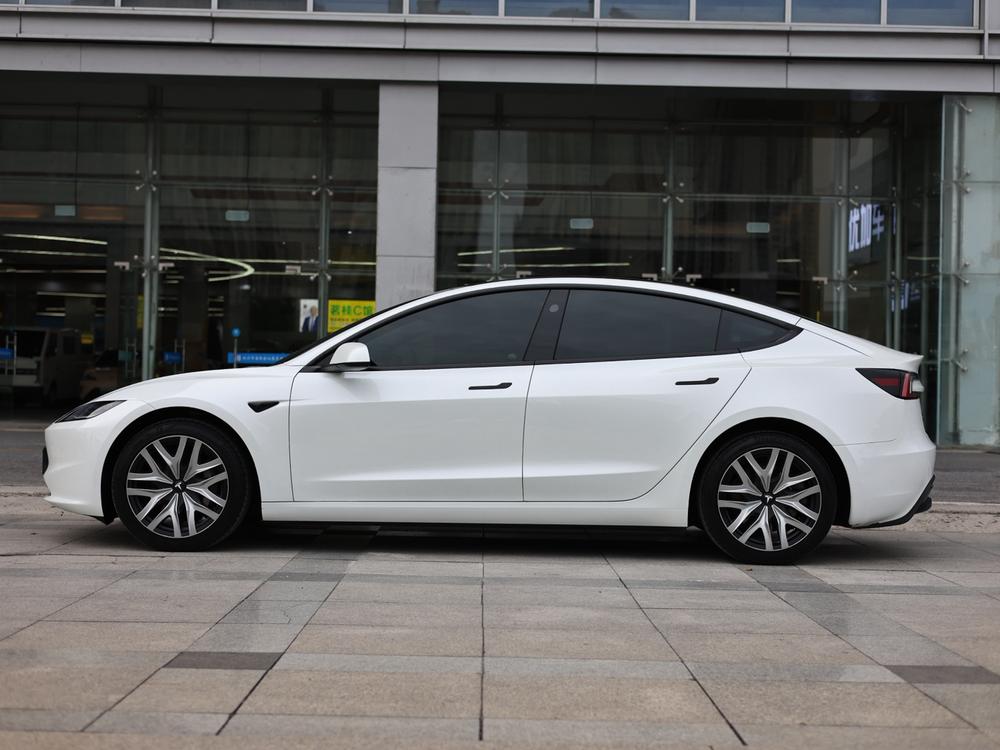 Tesla Model 3 2025 #4 Tesla Model 3 2025 car image #4